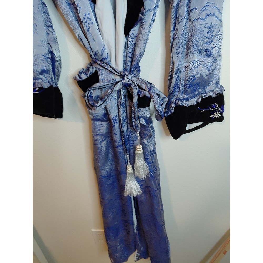 Vintage 1950s or 1960"s blue Silk  Jaquard Japanese silk robe fujiyama Sakura - Picture 8 of 10